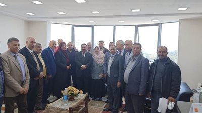 رئيس مصلحة الضرائب : حل جميع المشكلات المتعلقة بالبنية التحتية بالمناطق والمأموريات