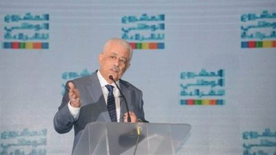 وزير التعليم: الدول تتسابق بعقول العلماء وليس السخرية على السوشيال ميديا