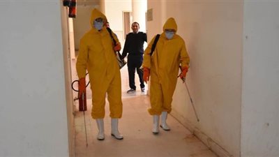 الوادي الجديد تستكمل تعقيم المنشآت الحكومية للوقاية من كورونا | صور