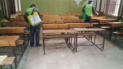 تعليم الجيزة تواصل تطهير المدارس خوفا من كورونا