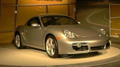 بورش تفتتح كبرى محطات الشحن الكهربائي