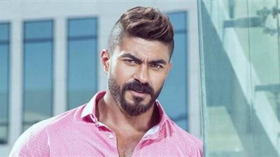 خالد سليم يوجه رسالة لجمهوره بعد تأجيل طرح كليبه الجديد | فيديو