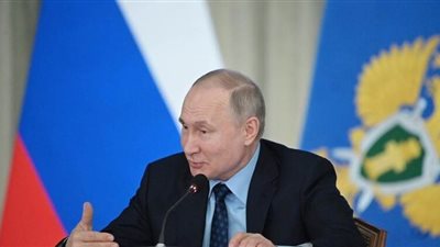 بوتين يدخل حلبة السباق للفوز بتصنيع لقاح كورونا