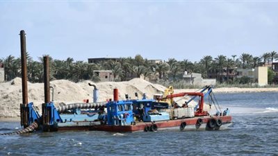 محافظ البحيرة يتفقد أعمال تكريك بوغاز رشيد بتكلفة 30 مليون جنيه