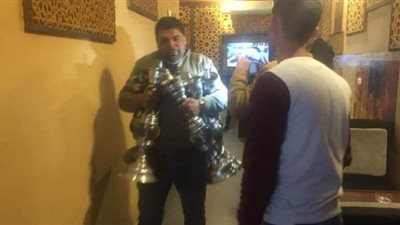 لمواجهة كورونا.. إغلاق 70 مقهى ومصادرة 420 شيشة بالشرقية | صور