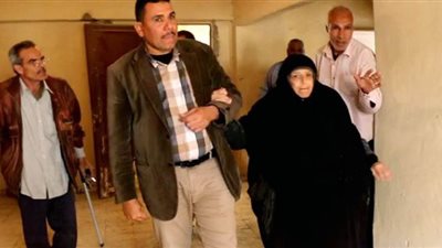 تخصيص وحدة سكنية لمسنة طردتها أسرتها بالشارع في القاهرة