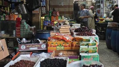 التموين تصادر 55 طن سلعا غذائية مخبأة فى مخازن المحتكرين