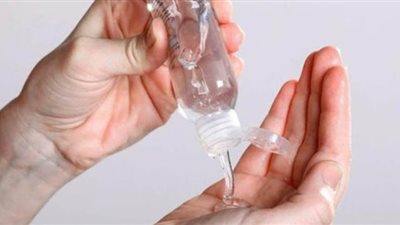 شعبة المنظفات: لا يوجد نقص في المطهرات.. والأزمة في زيادة الطلب |فيديو