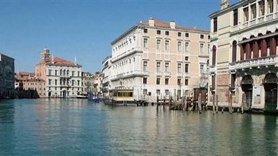 مياه مدينة البندقية أكثر صفاءاً بإيطاليا بعد تفشي كورونا | فيديو وصور