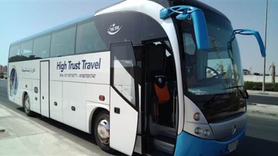 وصول 5 أتوبيسات لمعبر قسطل على الحدود مع السودان انتظارا لعبور العالقين