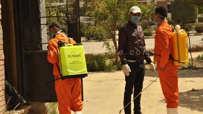 جامعة المنيا تواصل إجراءات تطهير وتعقيم منشآتها لمجابهة فيروس كورونا | صور