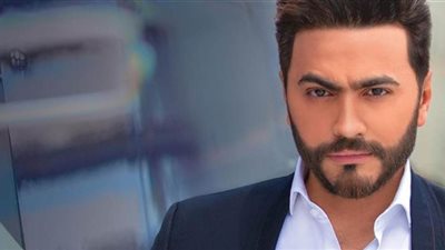 تامر حسني يتعرض لموقف صادم في الشارع بسبب فيروس كورونا