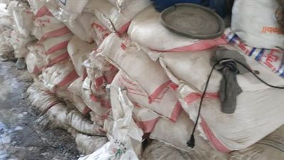 ضبط مواد غذائية مجهولة المصدر في الإسكندرية