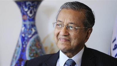 وضع مهاتير محمد في الحجر الصحي بعد تواصله مع نائب مصاب بكورونا