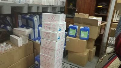 الرقابة الإدارية تداهم الصيدليات المخالفة ومخازن الأدوية والمستلزمات