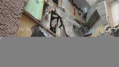 بسبب انهيار السلالم.. إنقاذ أسر عالقة داخل عقار بالشرقية