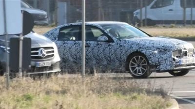 مرسيدس تجري اختبارات على سيارتها C-Class