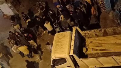 حملات أمنية لمتابعة غلق المحالات والمقاهي بالجيزة | صور