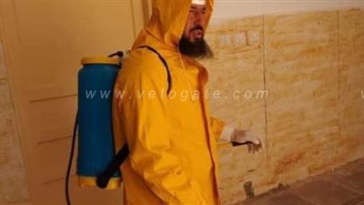 بالقفازات والمطهر.. تعقيم معهد أزهري في مطروح