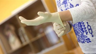 هل تساعد القفازات في الوقاية من فيروس كورونا؟