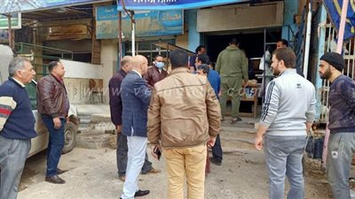 بسبب الكورونا.. أمن الشرقية يخلي أكبر الأسواق من الباعة | صور