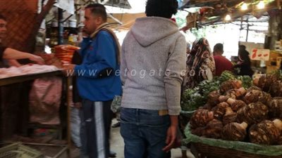 مقاهي ومطاعم وأسواق عين شمس كاملة العدد رغم المخاوف من انتشار كورونا | صور