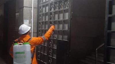 20 صورة ترصد تعقيم منزل وأماكن تردد أول مصاب بكورونا في بورسعيد