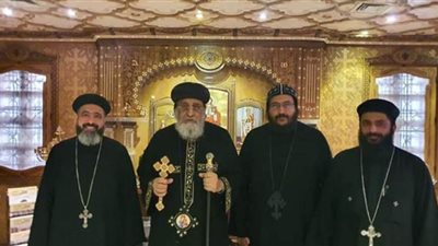 البابا تواضروس يستقبل وفدًا كنسيًا عائدًا من الفاتيكان منذ 20 يومًا