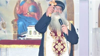 أسقف دشنا يترأس صلاة رفع وباء كورونا مع الالتزام بتعليمات الدولة