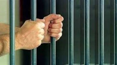 حبس سائق ومحام ساعدا أجنبيا على الانتحار بإطلاق النار على نفسه بقصر النيل