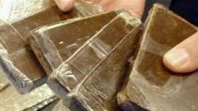 ضبط عنصر إجرامى بحوزته 400 طربة حشيش فى الإسكندرية