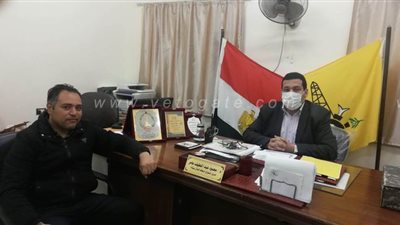 مدير إسعاف شمال سيناء: 10 سيارات مجهزة لنقل الحالات المشتبه بها وتدريب الأطقم للتعامل | فيديو