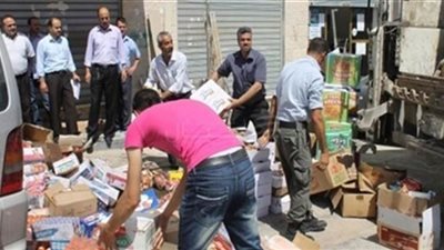 مصادرة 26 طن سلع غذائية داخل مخزن محتكر في أبو النمرس