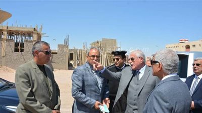 محافظ جنوب سيناء يتفقد المشروعات الجارية بمدينة الطور | صور