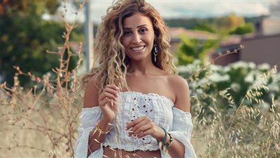 رسالة حب من دينا الشربيني لوالدتها في عيد الأم