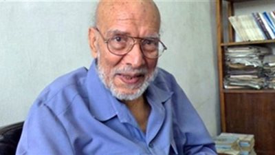 عبد الصبور شاهين متذكرا علاقته بأمه: حفظتني القرآن رغم أميتها