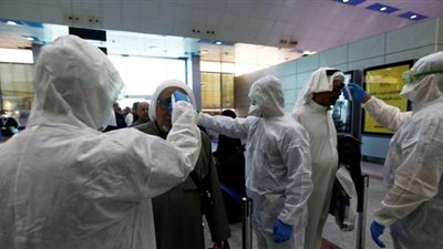 طبيب يزف بشرى للمصريين عن فيروس كورونا | فيديو