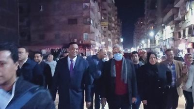 الكل مستجيب.. محافظ الدقهلية في شوارع المنصورة لمتابعة تنفيذ قرار غلق المحال