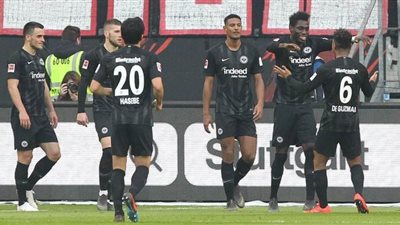 آينتراخت فرانكفورت يعلن إصابة ثاني لاعب بفيروس كورونا