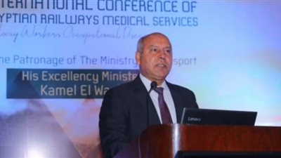 وزير النقل: لا يمكن إيقاف السكك الحديدية ومترو الأنفاق