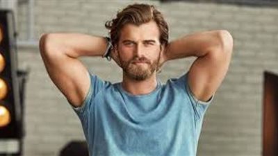 كيفانيش تاتليتوج يرد بقسوة على شائعات مثليته الجنسية