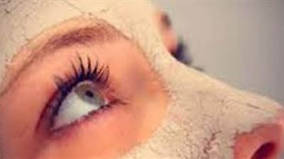 اعتني بنفسكِ خلال جلوسكِ في البيت بماسك طبيعي لشد البشرة