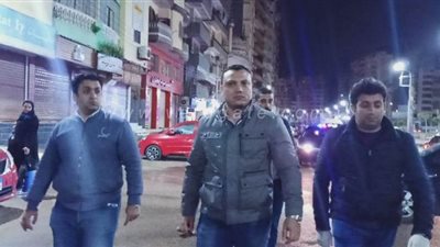 نائب محافظ الدقهلية يقود حملة لغلق المحال التجارية | فيديو وصور