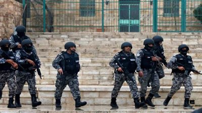 راعي أغنام في الأردن يكسر حظر التجول بشكل طريف | فيديو