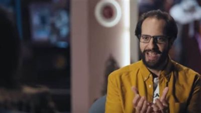 أحمد أمين يسخر من أعداء النوم في مصر | فيديو