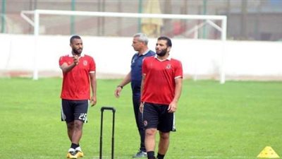 تعرف على نصيحة متعب لكابتن الأهلي بعد توجيه الشكر له