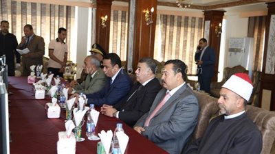 مدير أمن قنا وسكرتير عام المحافظة يشهدان قرعة الحج | صور