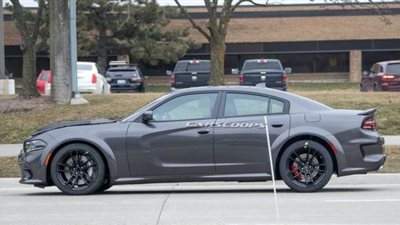 دودج تتبع تقاليد قديمة في تصميم سيارتها الجديدة تشارجر هيلكات Redeye