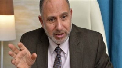 أستاذ طب نفسي يكشف خطورة هلع الأوبئة على المجتمعات