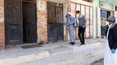 تعقيم وتطهير منزل سائق الفلسطينيين المصابين بفيروس كورونا | صور